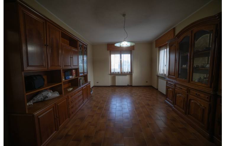 casa indipendente in vendita a Santa Giuletta