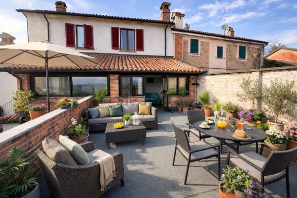 casa indipendente in vendita a Santa Giuletta