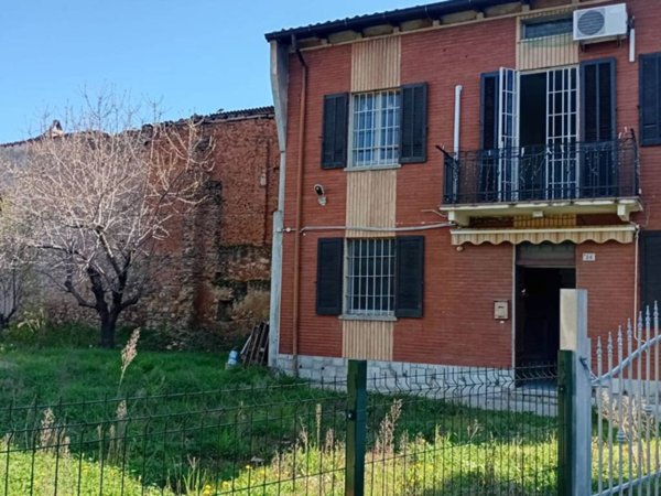 casa indipendente in vendita a Santa Giuletta