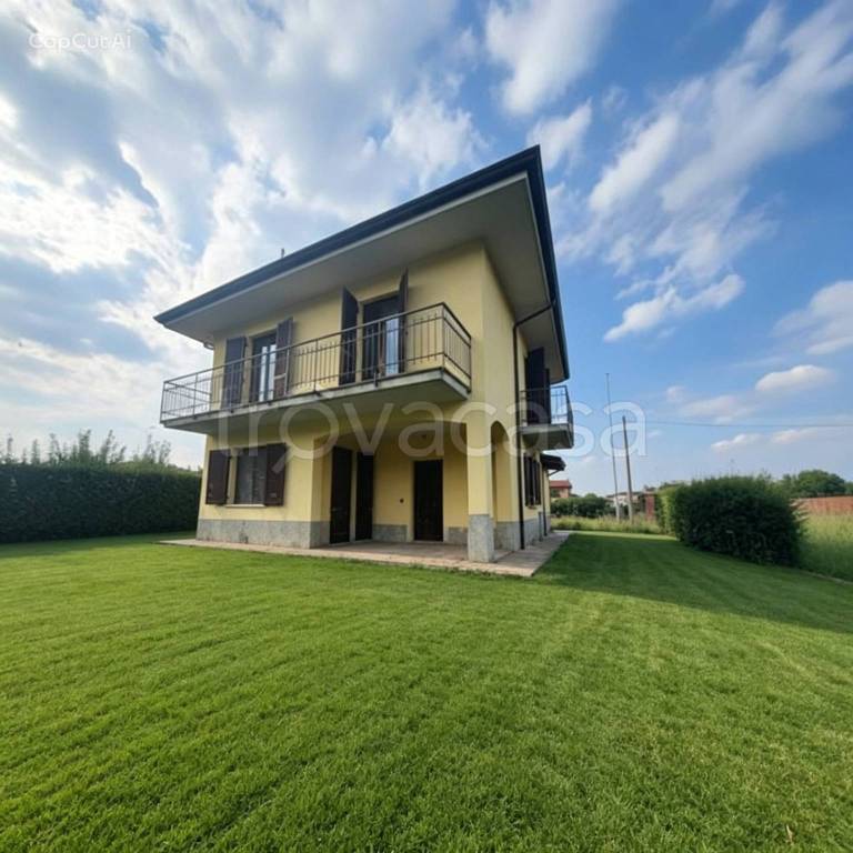 casa indipendente in vendita a Santa Giuletta