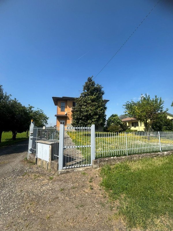 appartamento in vendita a Santa Giuletta