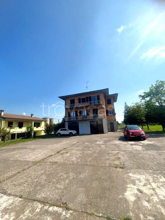 appartamento in vendita a Santa Giuletta