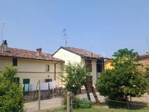 casa indipendente in vendita a Santa Giuletta