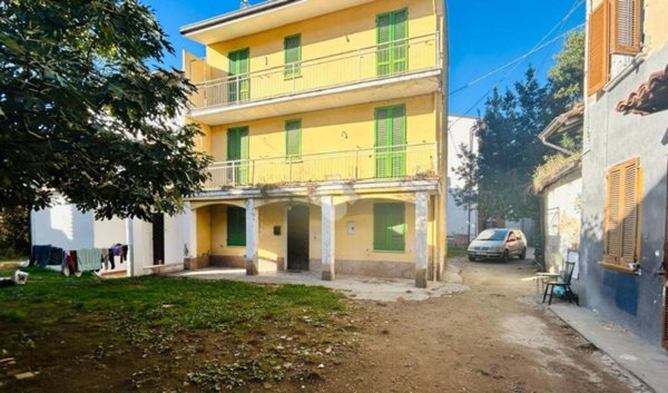 casa indipendente in vendita a Santa Giuletta