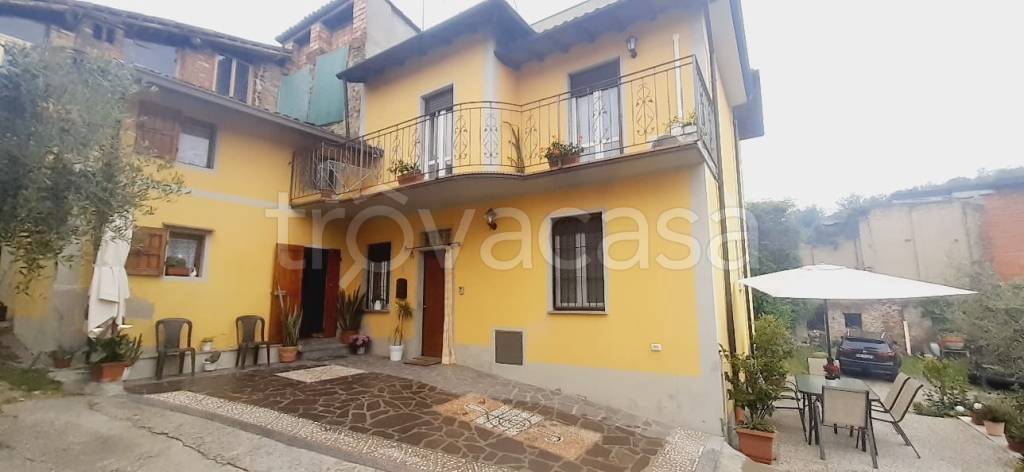 casa indipendente in vendita a Santa Giuletta