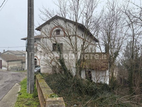 casa indipendente in vendita a Santa Giuletta