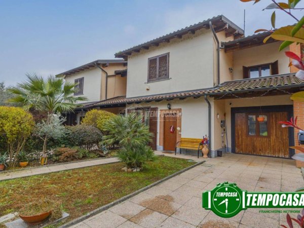 casa indipendente in vendita a Sant'Alessio con Vialone