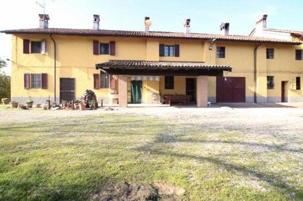 casa indipendente in vendita a Sant'Alessio con Vialone