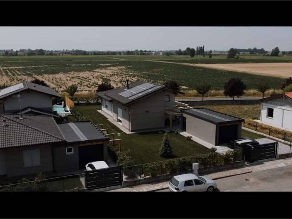 casa indipendente in vendita a Sant'Alessio con Vialone