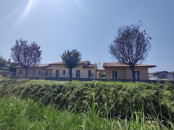 casa indipendente in vendita a Sant'Alessio con Vialone