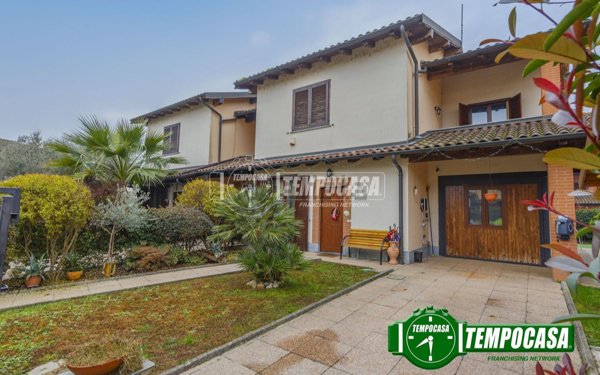 casa indipendente in vendita a Sant'Alessio con Vialone