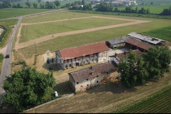 casale in vendita a Sant'Alessio con Vialone