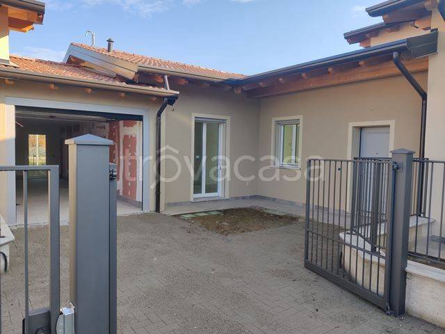 casa indipendente in vendita a Sant'Alessio con Vialone