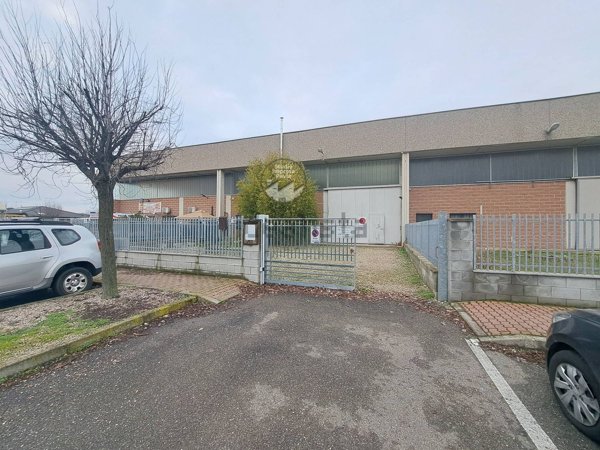 capannone in vendita a Sant'Alessio con Vialone