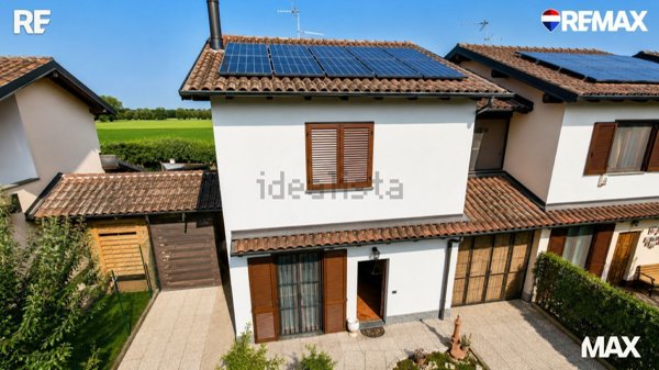 casa indipendente in vendita a Sant'Alessio con Vialone