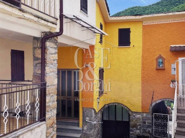 casa indipendente a Santa Margherita di Staffora in zona Casale Staffora