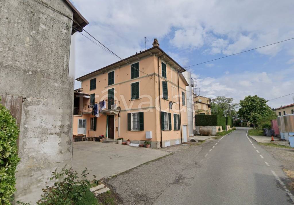 casa indipendente in vendita a Santa Maria della Versa