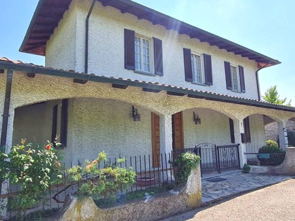 casa indipendente in vendita a Santa Maria della Versa