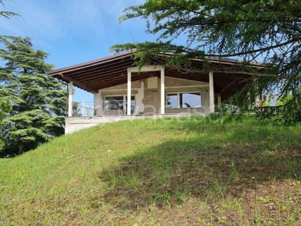 casa indipendente in vendita a Santa Maria della Versa