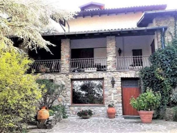 casa indipendente in vendita a Santa Maria della Versa