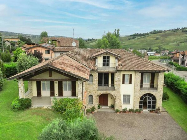 casa indipendente in vendita a Santa Maria della Versa