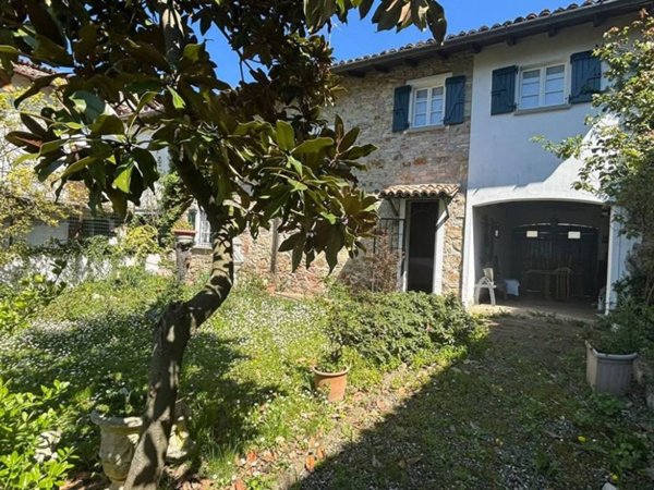 casa indipendente in vendita a Santa Maria della Versa in zona Pizzofreddo