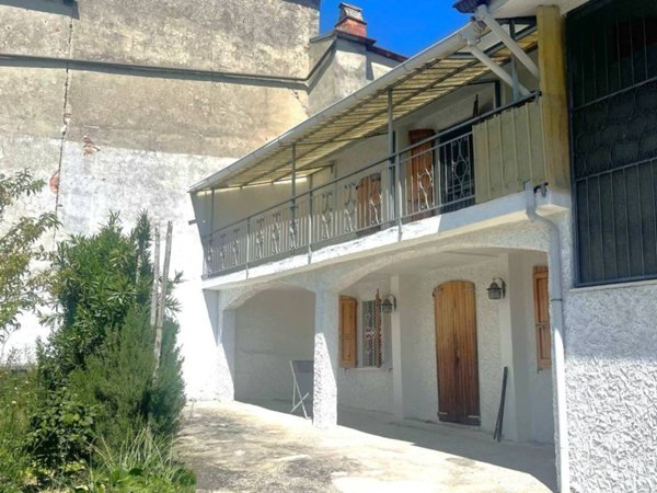 casa indipendente in vendita a Santa Maria della Versa