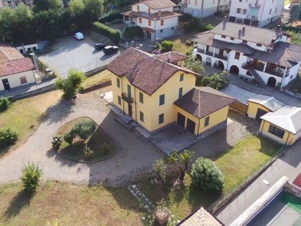 casa indipendente in vendita a Santa Maria della Versa