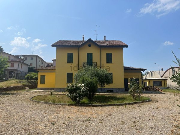 casa indipendente in vendita a Santa Maria della Versa