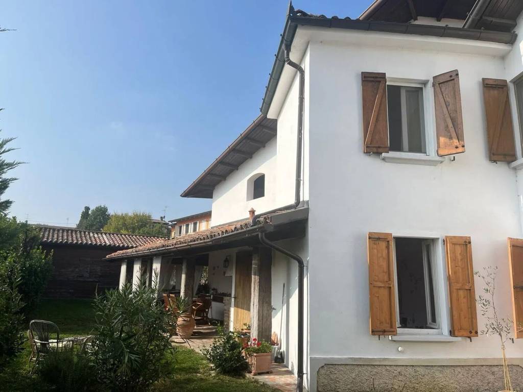 casa indipendente in vendita a Santa Maria della Versa