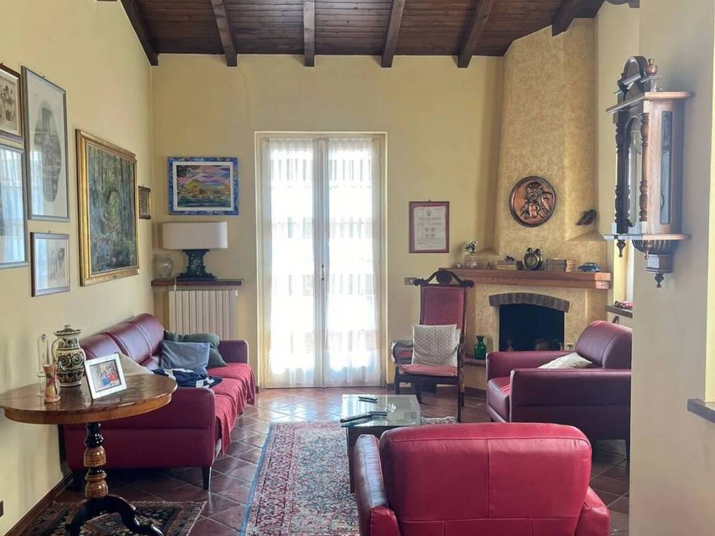 casa indipendente in vendita a Santa Maria della Versa