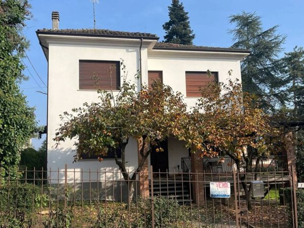 casa indipendente in vendita a Santa Maria della Versa