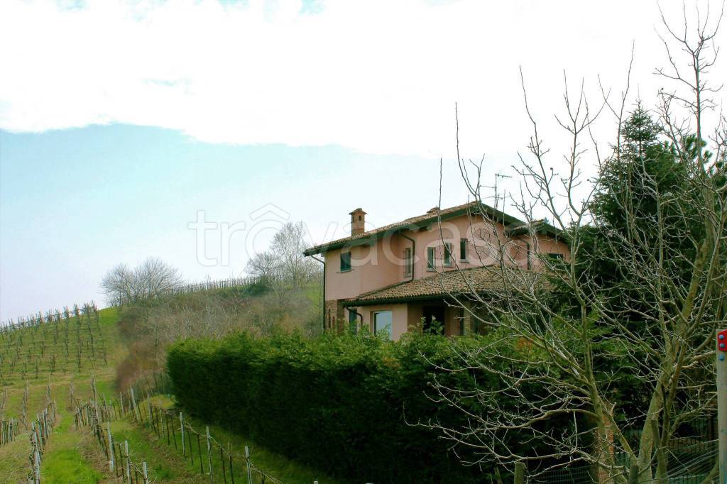 casa indipendente in vendita a Santa Maria della Versa in zona Pizzofreddo