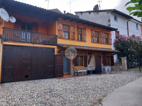 casa semindipendente in vendita a Santa Maria della Versa