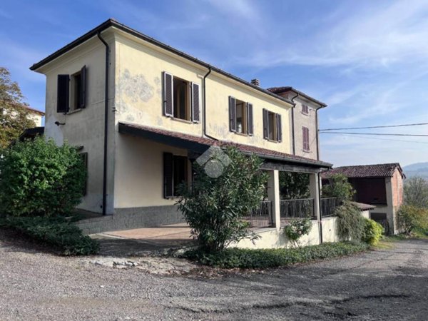 casa indipendente in vendita a Santa Maria della Versa in zona Torrazza