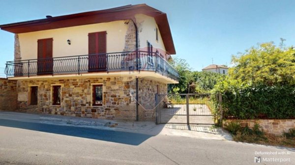casa indipendente in vendita a Santa Maria della Versa in zona Pizzofreddo