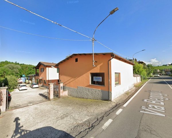 locale di sgombero in vendita a Santa Maria della Versa