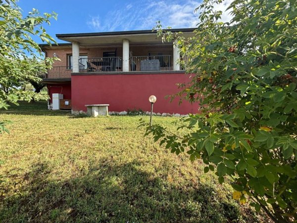 casa indipendente in vendita a Santa Maria della Versa