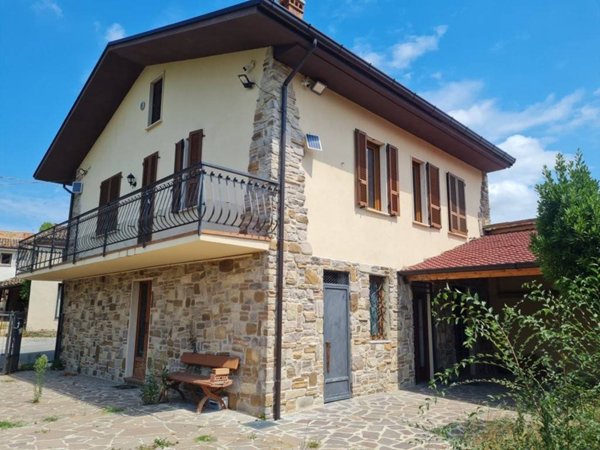 casa indipendente in vendita a Santa Maria della Versa in zona Pizzofreddo