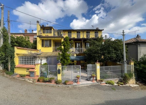 casa indipendente in vendita a Santa Maria della Versa