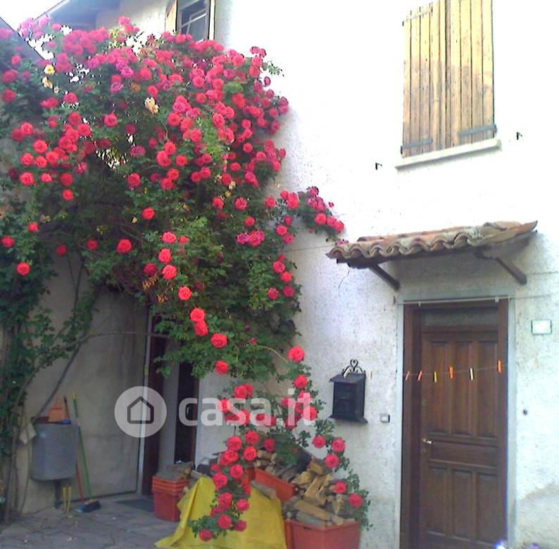 casa indipendente in vendita a Santa Maria della Versa
