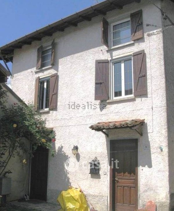 casa indipendente in vendita a Santa Maria della Versa in zona Valdamonte