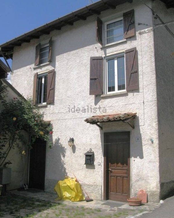 casa semindipendente in vendita a Santa Maria della Versa in zona Valdamonte