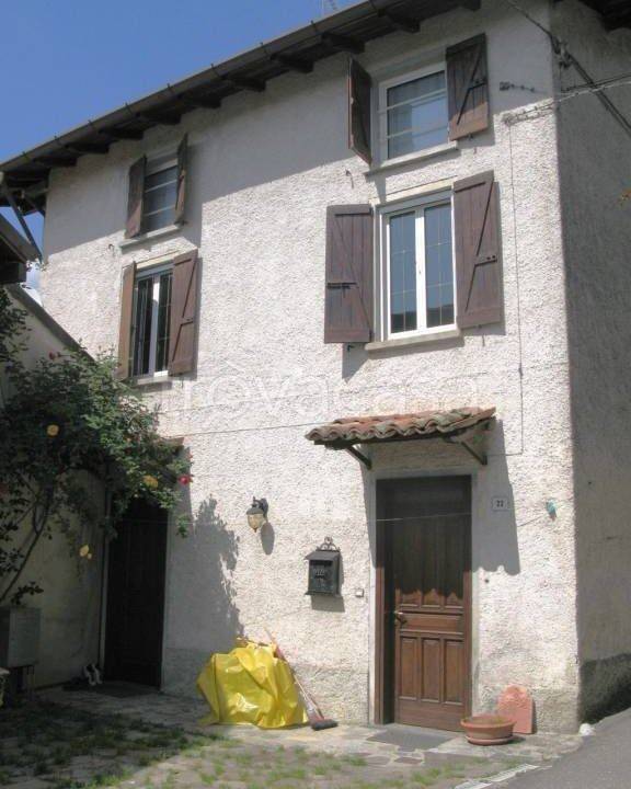 casa indipendente in vendita a Santa Maria della Versa in zona Valdamonte