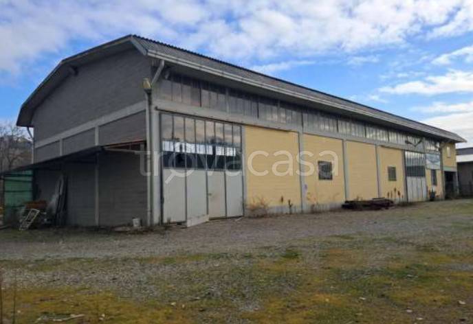 locale commerciale in vendita a Santa Maria della Versa