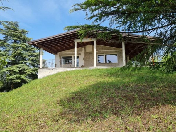 casa indipendente in vendita a Santa Maria della Versa