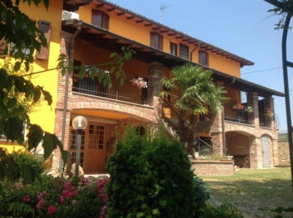casa indipendente in vendita a Santa Maria della Versa