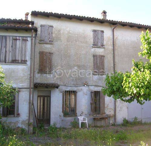 casa indipendente in vendita a Santa Maria della Versa