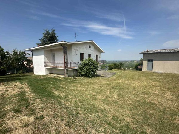 casa indipendente in vendita a Santa Maria della Versa in zona Torrone