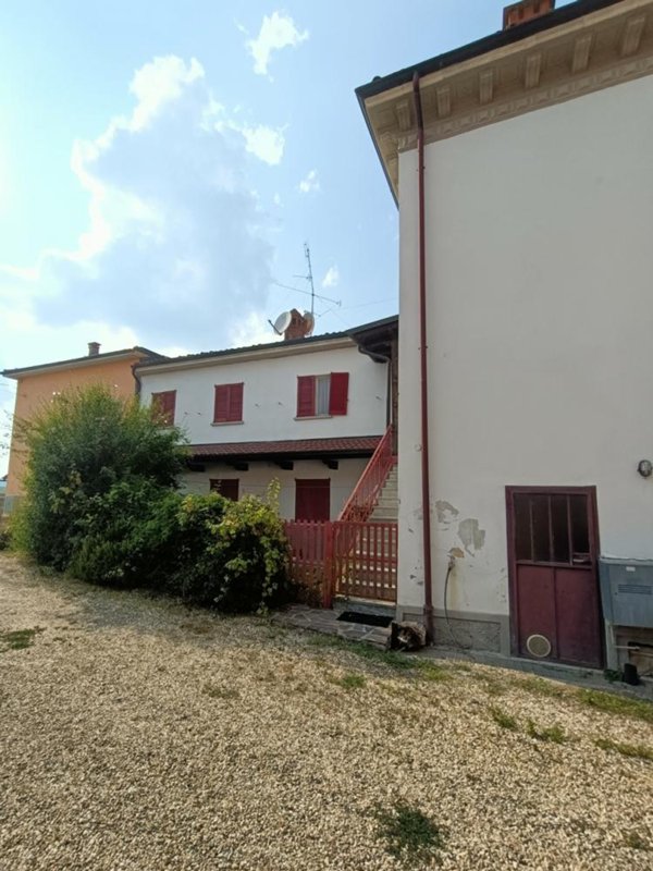 casa semindipendente in vendita a Santa Maria della Versa